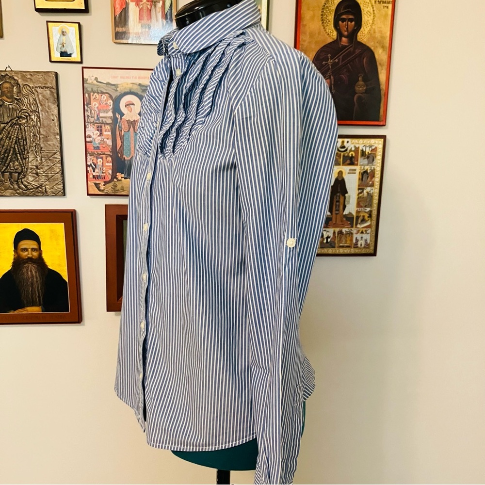 Vintage Gap Ruffle front button down - Picture 4 of 8